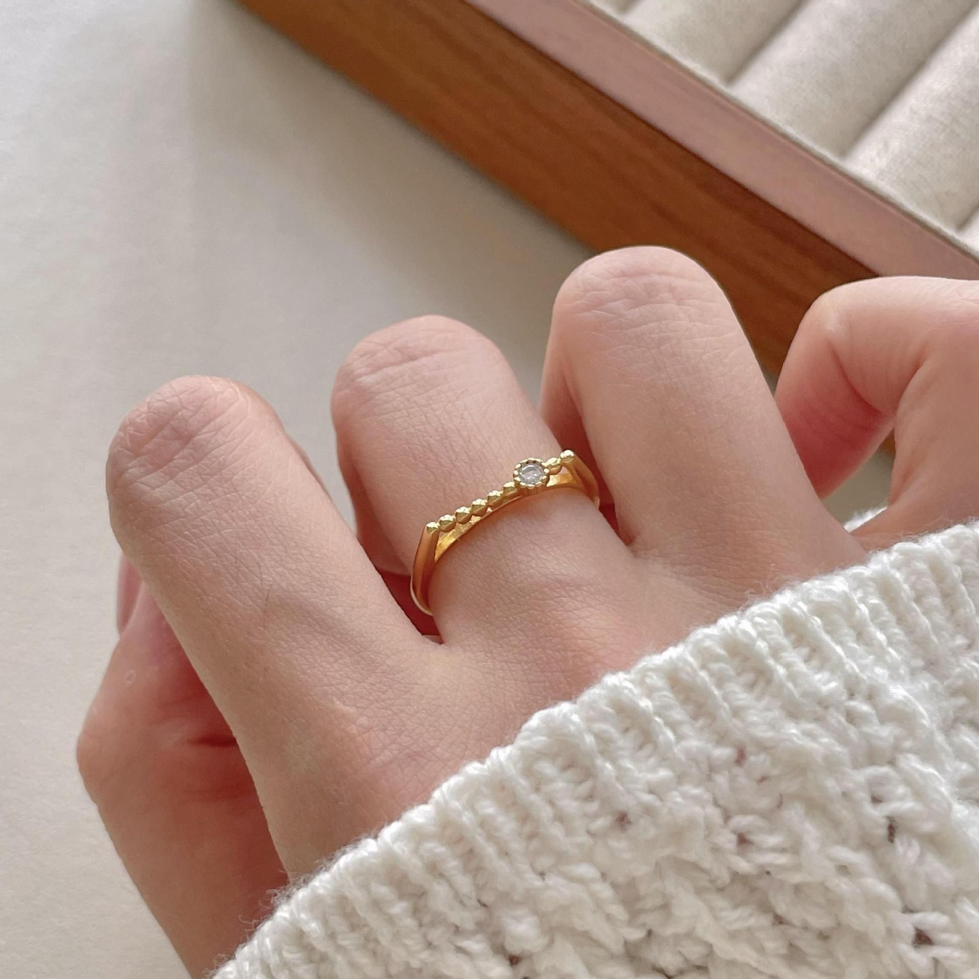 Round Beads Turntable Ring