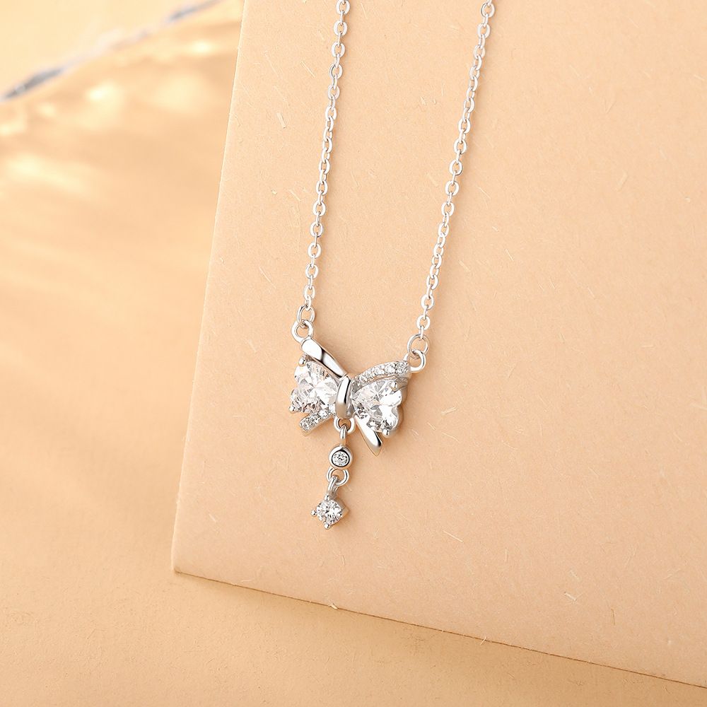 Bow Necklace