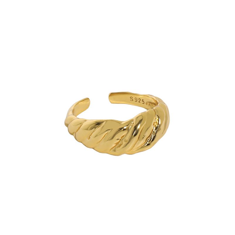 Simple Twisted Wide Ring