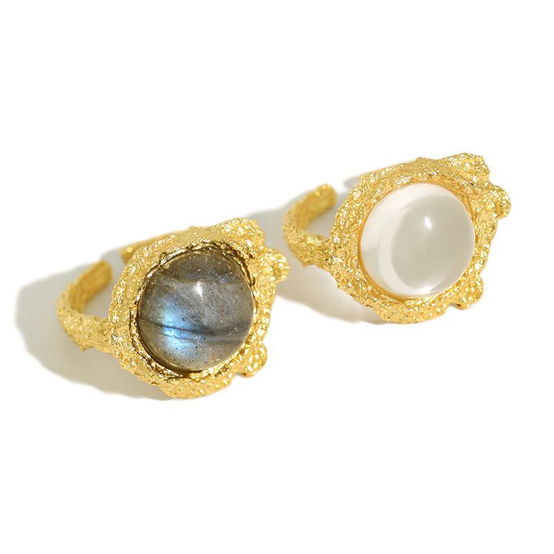 Elegant Round Natural Ring
