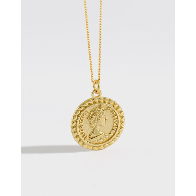Anniversary Portrait Elizabeth Necklace