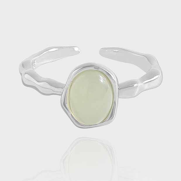 Irregular Border Green Ring