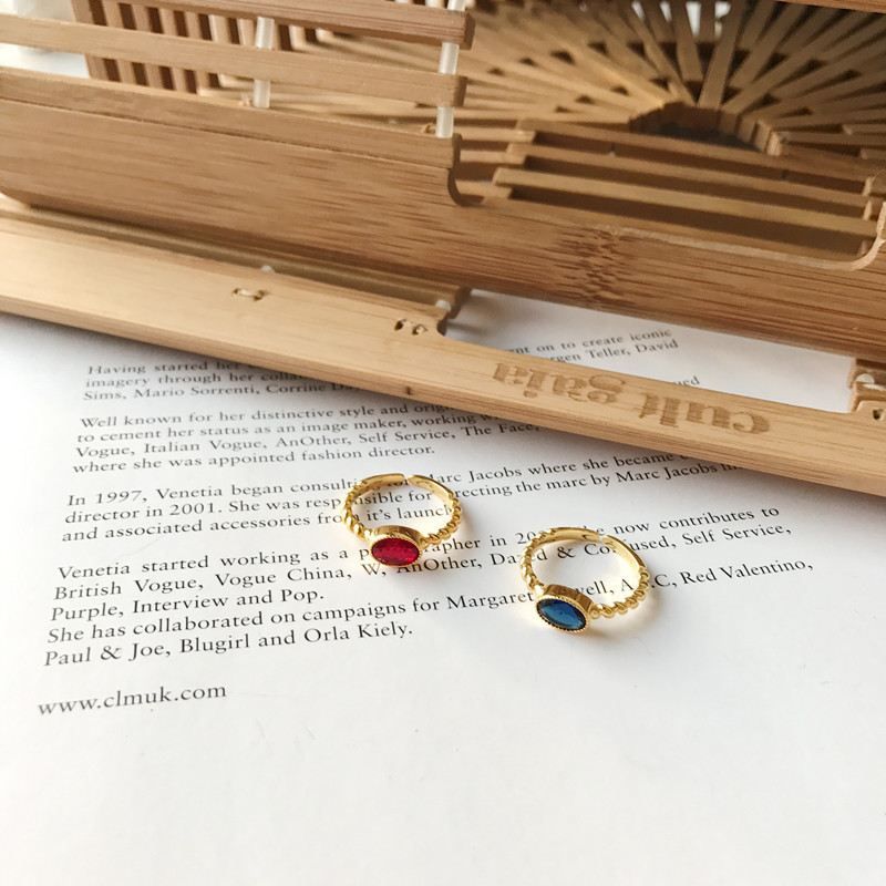 Simple Geometry Oval Ring