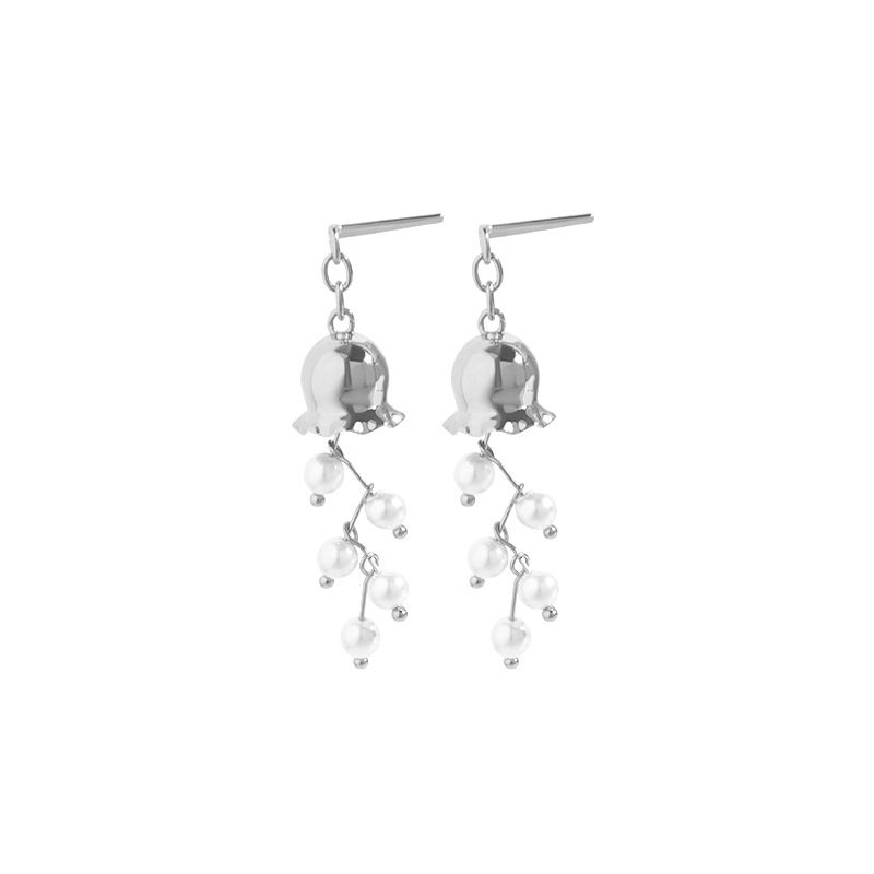 Shell Pearls Lily Earrings