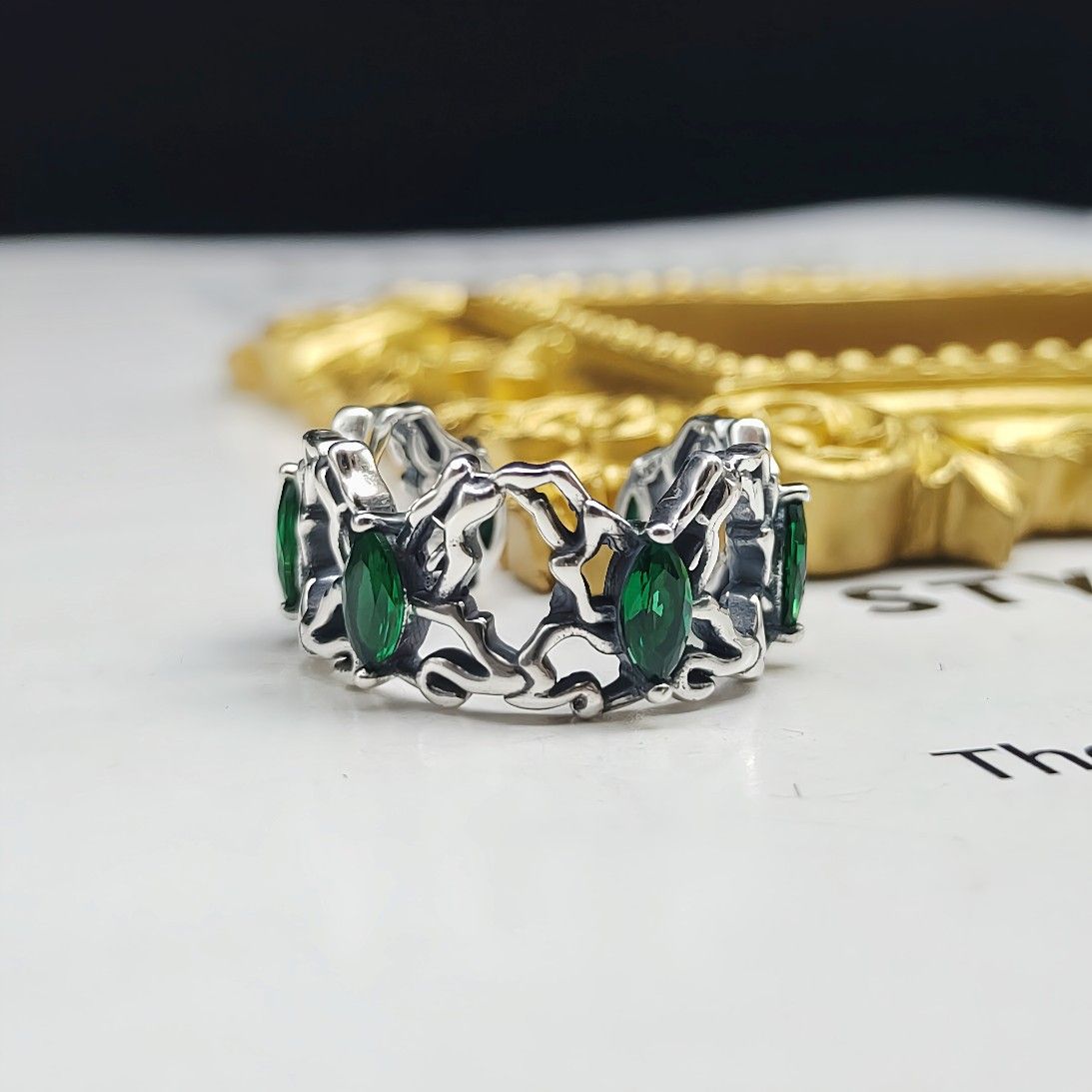 Vintage Green Oval Ring