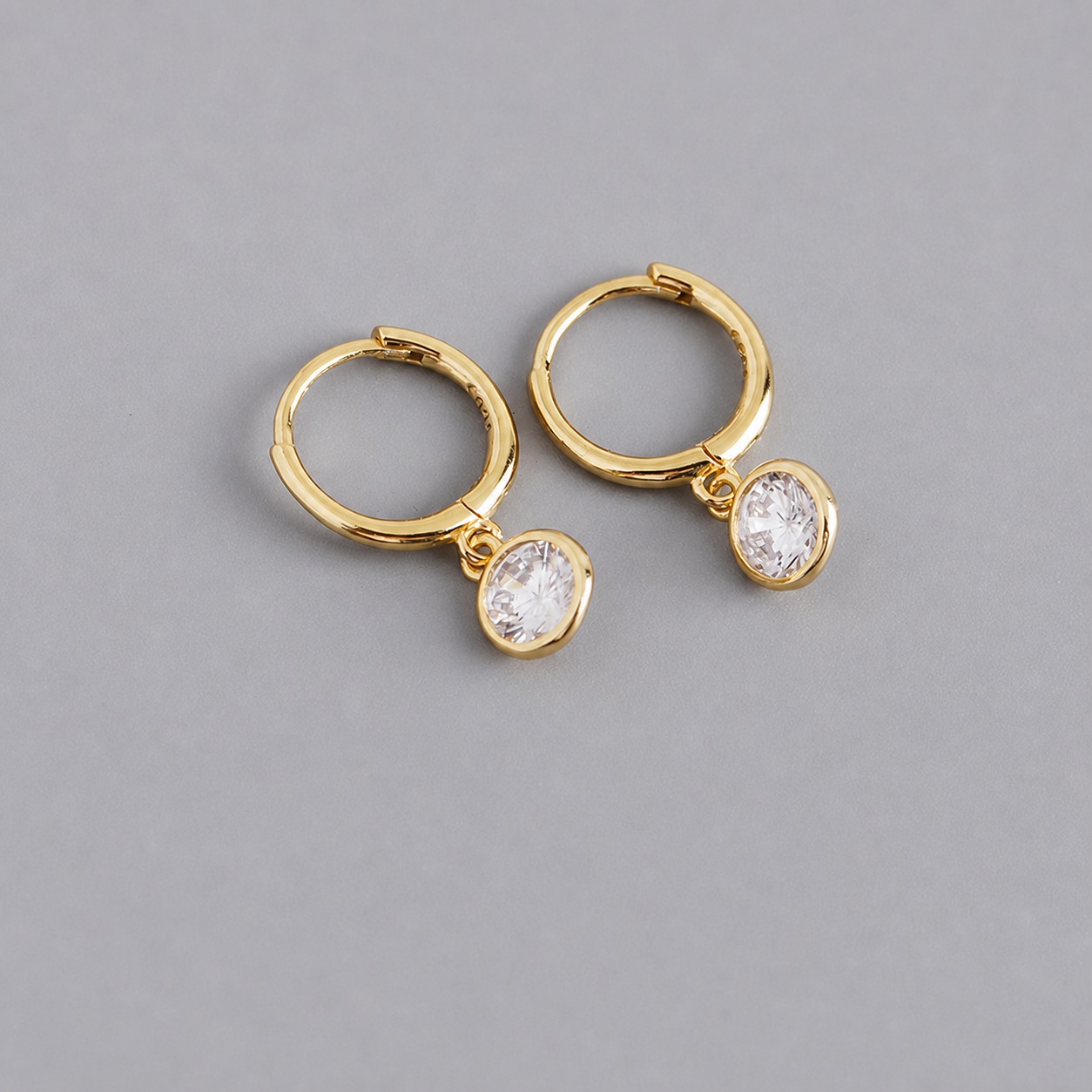 Geometric Round and Amazing Crystals 925 Sterling Silver Earrings view 3