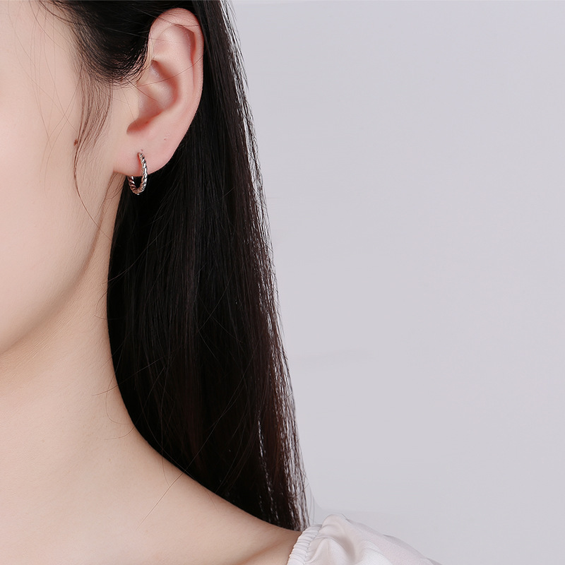 Pure Metal Twisted C Shape Hoop Earrings S925 Sterling Silver Minimalist Rope Texture Wave Design Earrings view 5