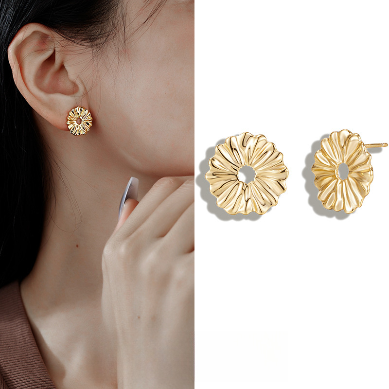 925 Sterling Silver Geometric Round Hollow Center Minimalist Elegant Fashion Jewelry Daisy Flower Textured Stud Earrings view 2
