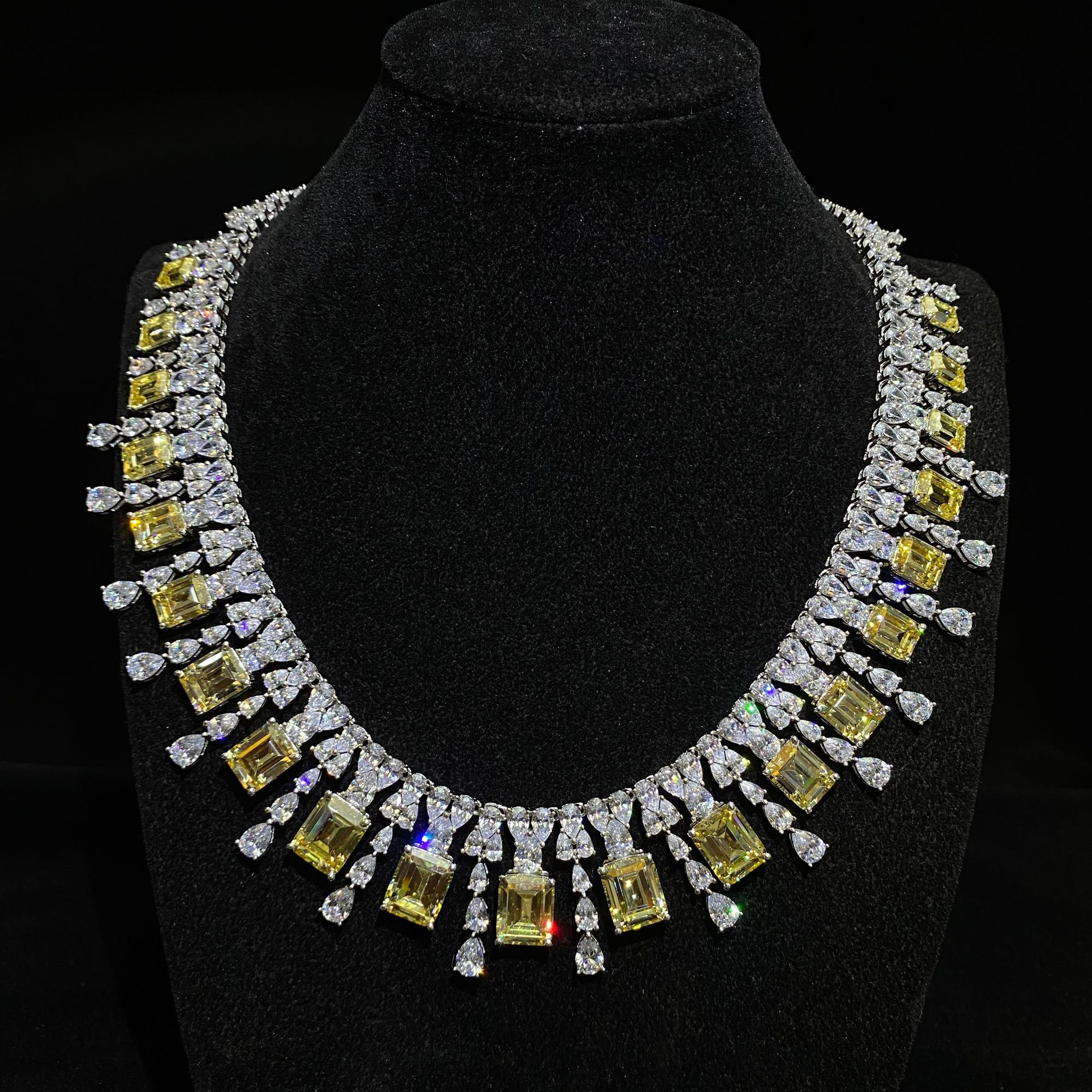 Inlaid with yellow emeralds and pear-shaped Amazing Crystals 925 sterling silver Necklace view 3