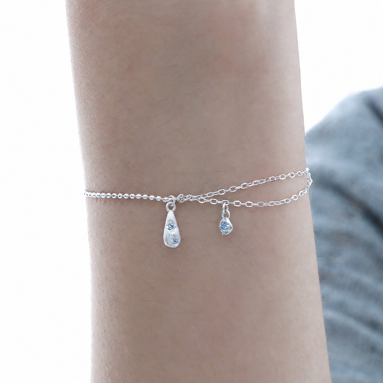 Amazing Crystals Teardrop Pendant: 925 Sterling Silver Minimalist Layered Teardrop Pendant with Double Chain Bracelet view 3