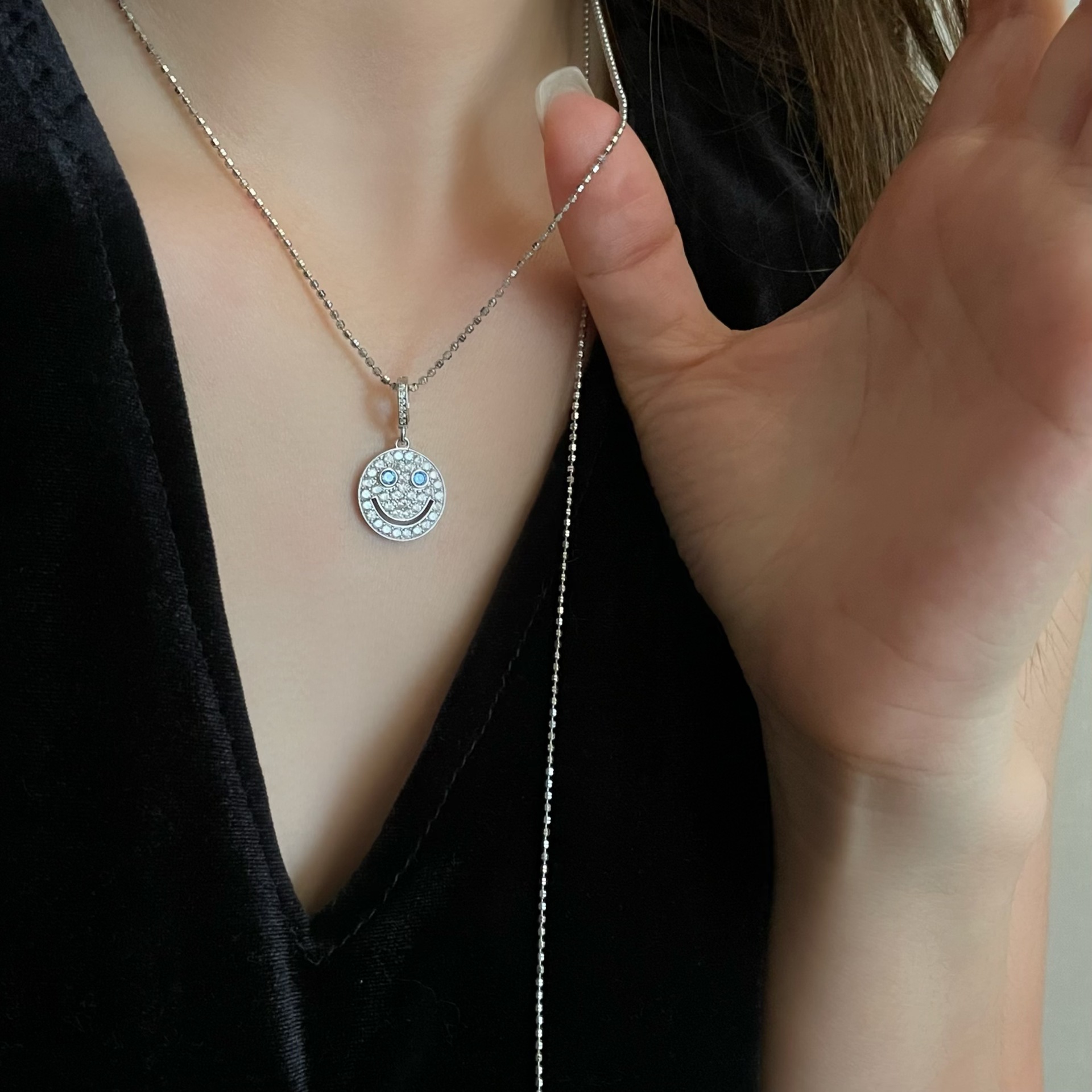 925 Sterling Silver Blue Smiley-Face Zirconia Round Elegant and Sweet Necklace Pendant view 4