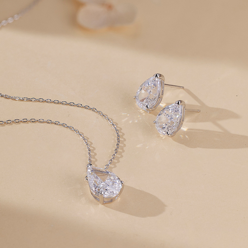 Elegant Teardrop Pendant O Chain Pear Cut Clear Amazing Crystals 925 Sterling Silver Necklace view 3