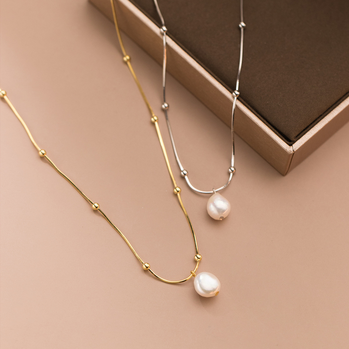Baroque Pearl Minimalist Beaded S925 Sterling Silver Snake Chain Pearl Pendant Necklace view 2