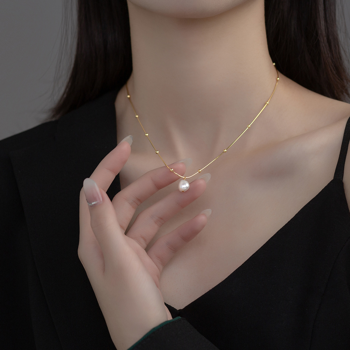 Baroque Pearl Minimalist Beaded S925 Sterling Silver Snake Chain Pearl Pendant Necklace view 3