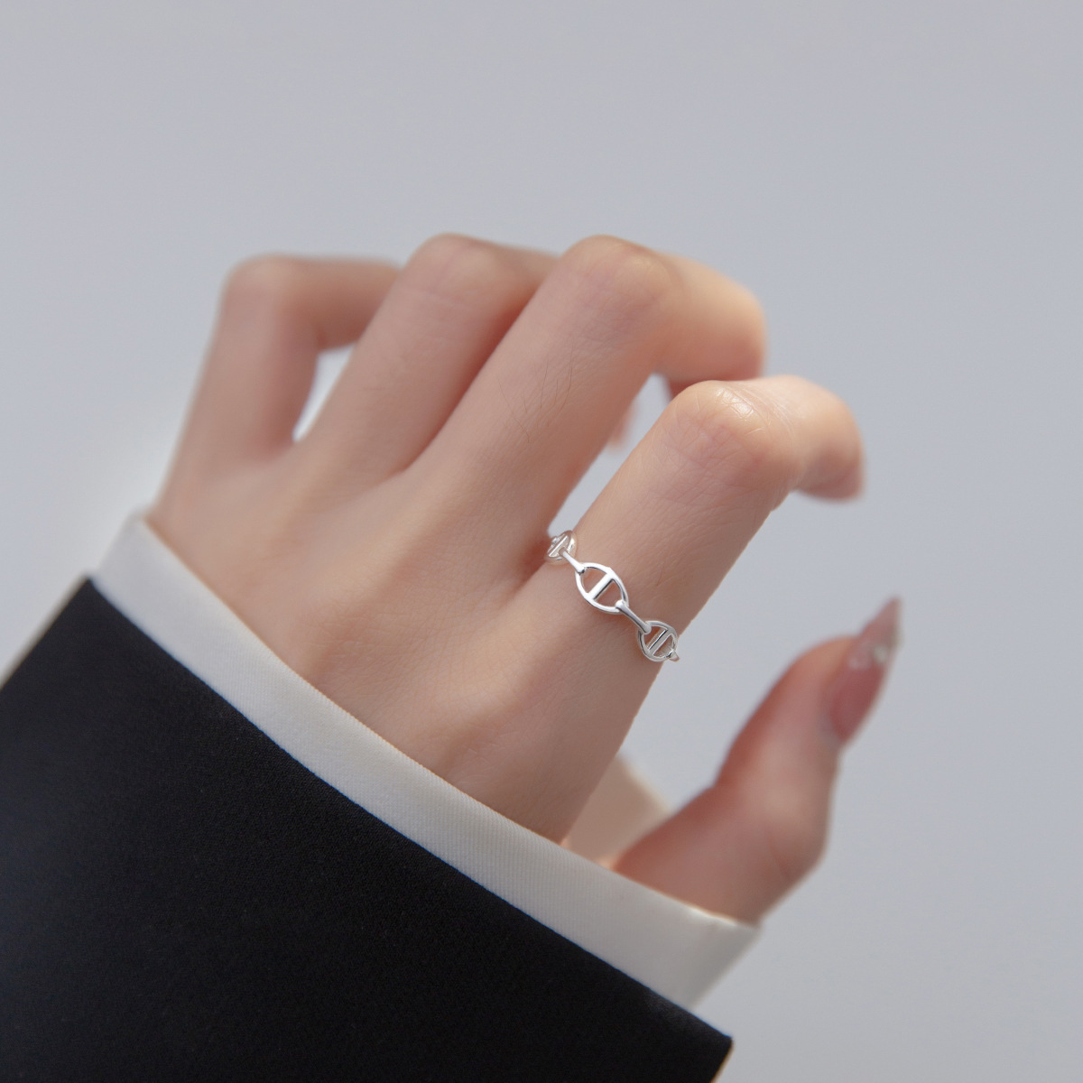 Pure Metal Geometric Hollow Chain Link Silver S925 Adjustable Pig Nose Chain Ring view 2