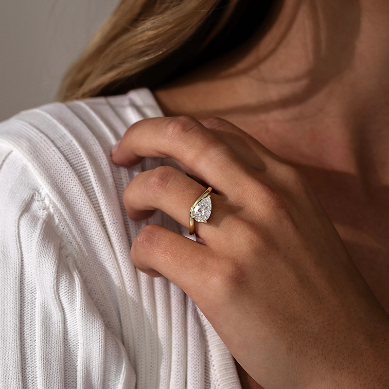 Minimalist Geometric Ring Amazing Crystals And Pure Metal 925 Sterling Silver 18K Gold Tone White Gold Tone Wave Leaf Clover Pear Cut Open Band Fashion Ring For Women Men view 5
