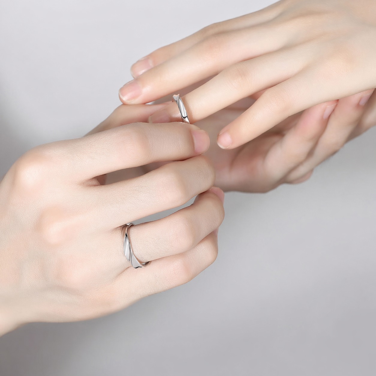 Mobius Twist Pure Metal Women Men Anniversary Birthday Gift S925 Silver Adjustable Couple Ring view 3