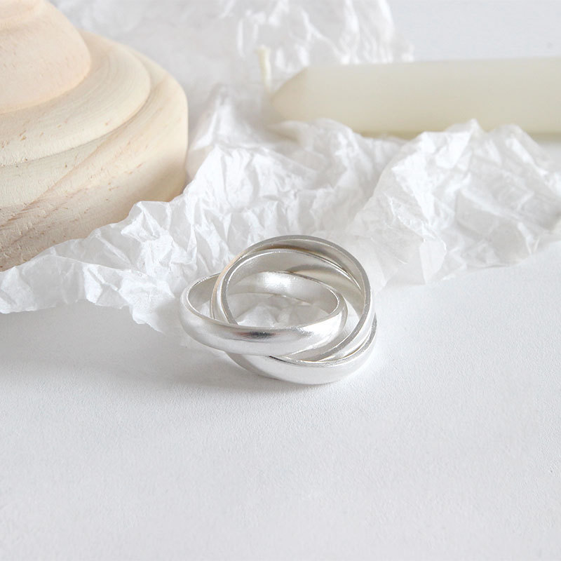 Elegant Geometric Design Pure Metal S990 Silver Intertwined Lines Closed Ring view 2