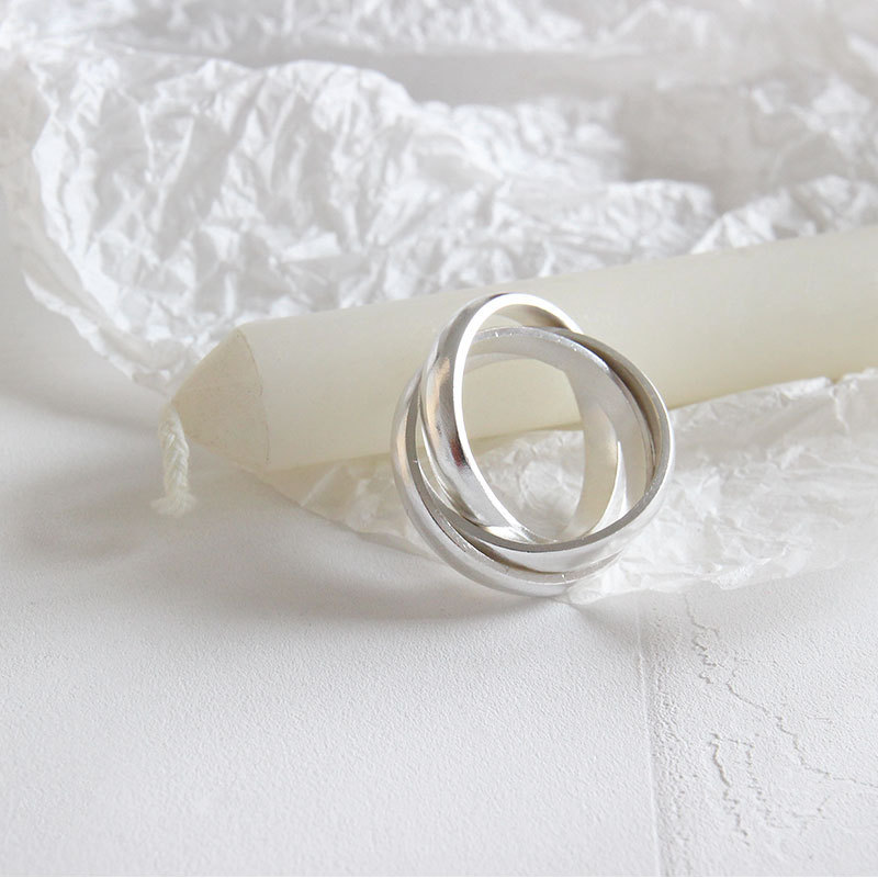 Elegant Geometric Design Pure Metal S990 Silver Intertwined Lines Closed Ring view 3